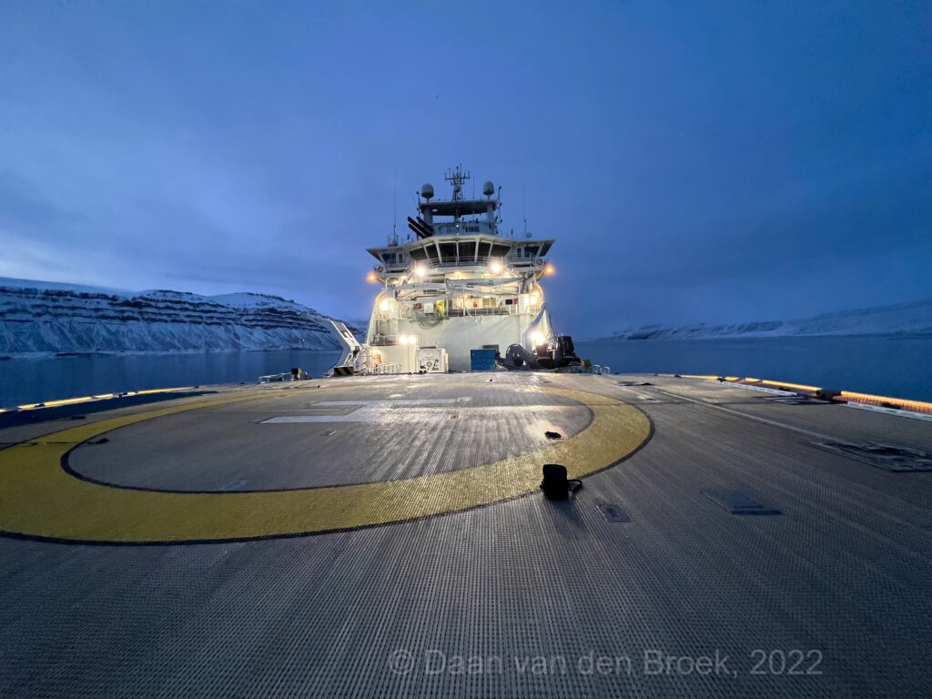 Scientific Cruise UNIS Air Ice Sea Interactions Svalbard - Study at UNIS - Study in Svalbard - PolarSyssel Deck