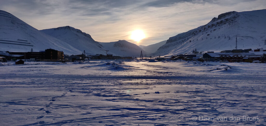 Longyearbyen winter climate - Light winter in Longyearbyen - 13th of March, 2022.